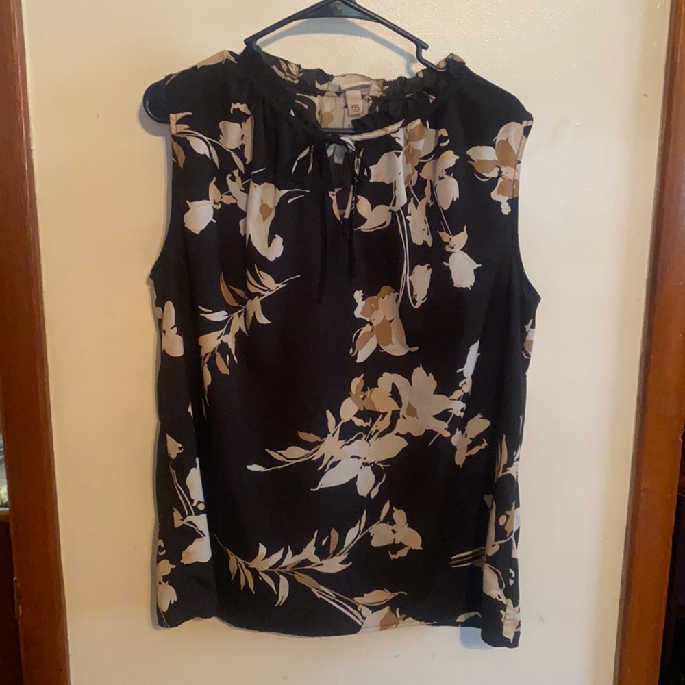 Merona black and floral sleeveless top